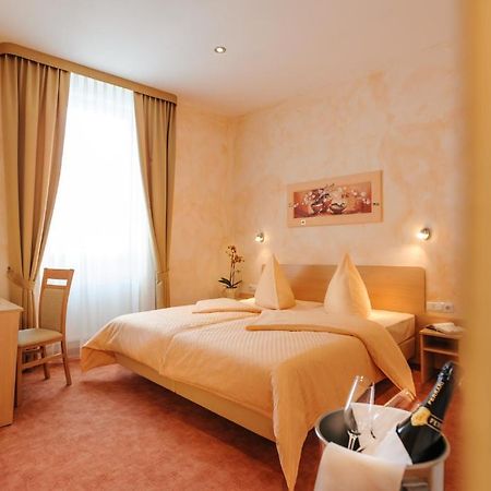 Hotel Mediterraneo Neustadt an der Weinstraße Quarto foto